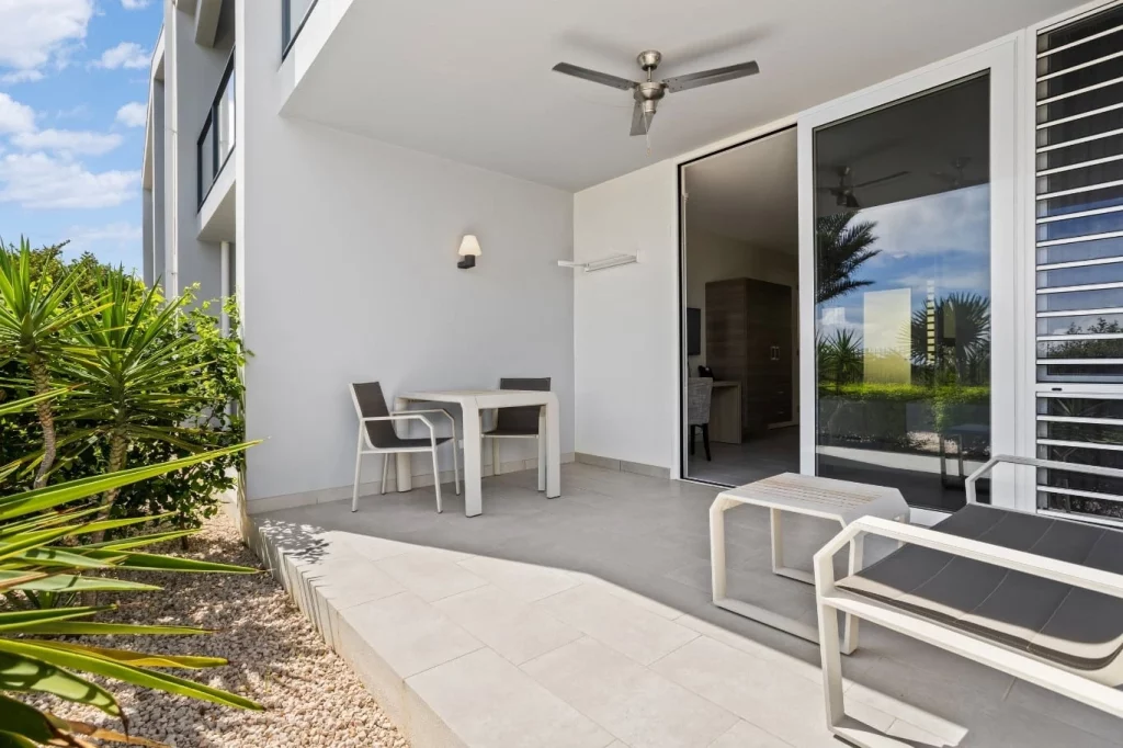 Indalo_Bonaire_Delfins_Studio-terrasse
