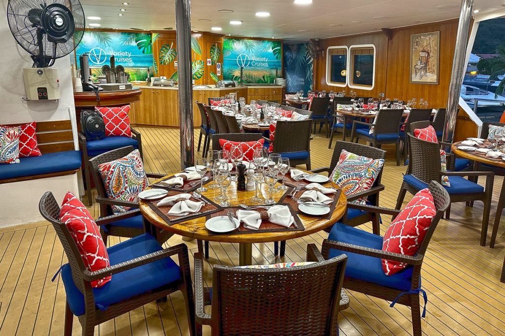 Indalo_Polynesie_Variety_Panorama2_Restaurant-interieur2